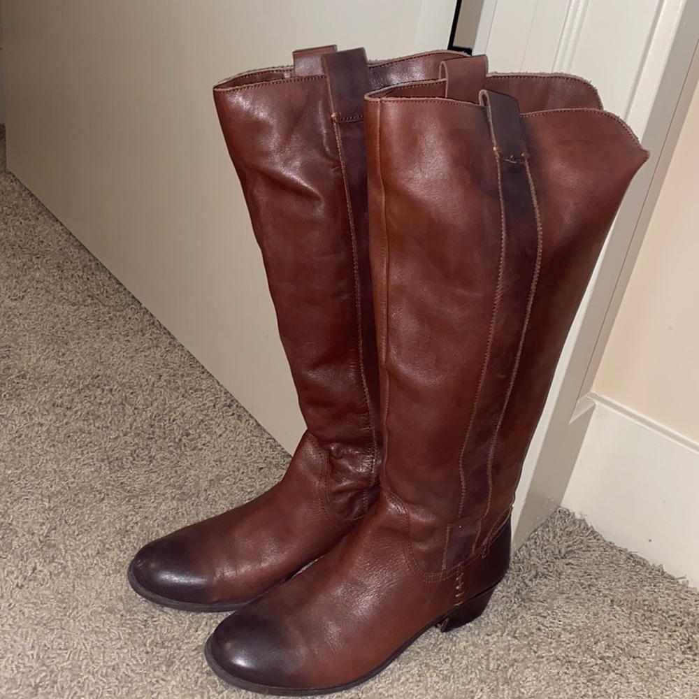 Arturo Chiang brown boots